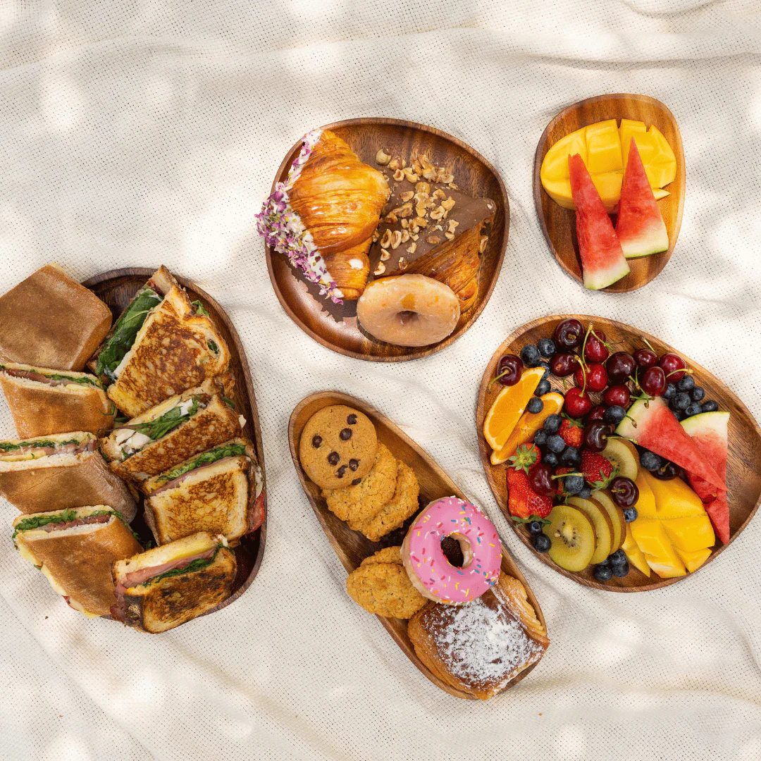 Acacia Wood Serving Plates - Image 6